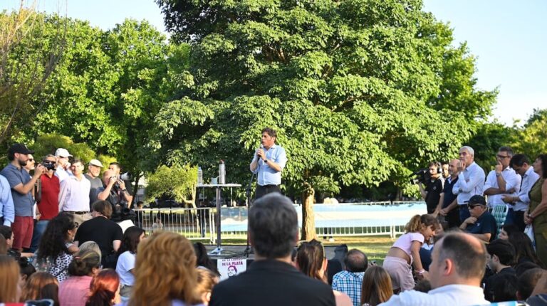 A nueve días de las elecciones, Kicillof recorre el Conurbano y cuestiona la «crueldad» de Milei