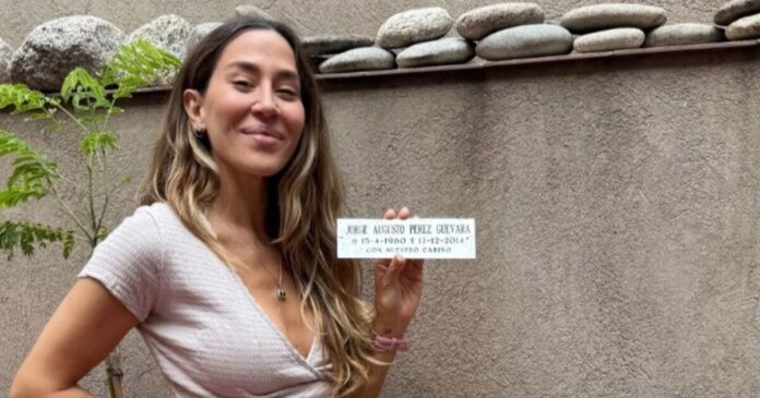 El particular rito de Jimena Barón para guardar las cenizas de su papá