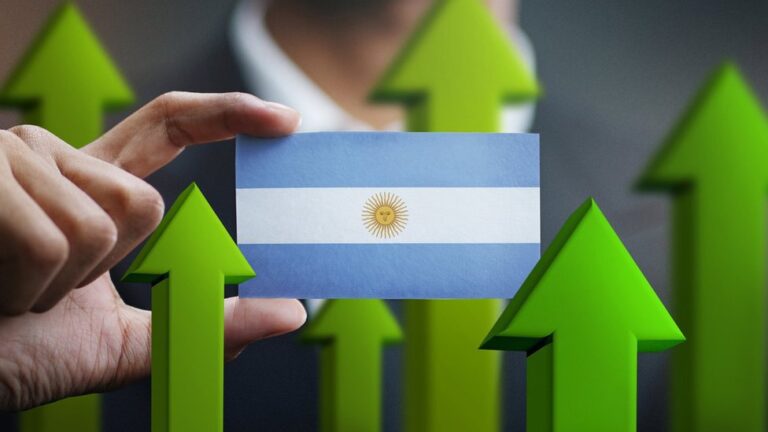 Tensión en los mercados: sube el riesgo país, caen los dólares financieros y repuntan las acciones