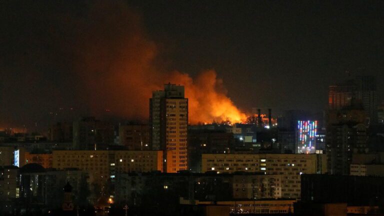 Ataque masivo ruso sobre Kiev deja al menos 13 muertos y más de 60 heridos