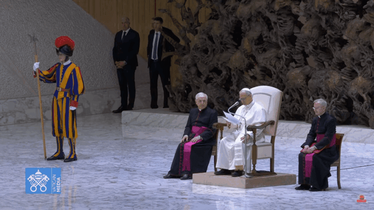«Solo los pueblos informados pueden ser libres»: El llamado urgente del Papa León XIV la libertad de prensa.
