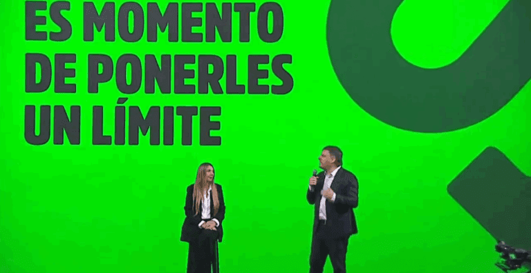 Leandro Santoro cerró su campaña en la Facultad de Medicina: «Vamos a ponerles un freno al abandono y a la crueldad»