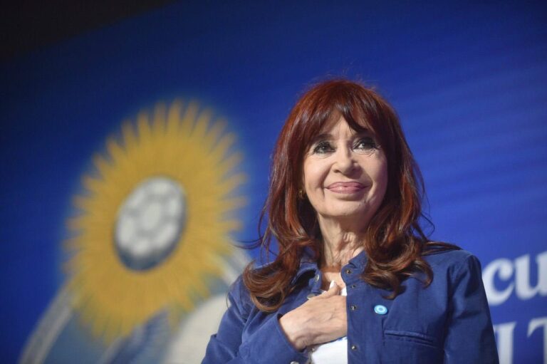 Cristina Kirchner en el Encuentro de la Cultura Popular: «No hay lugar para recetas viejas frente a desafíos nuevos»