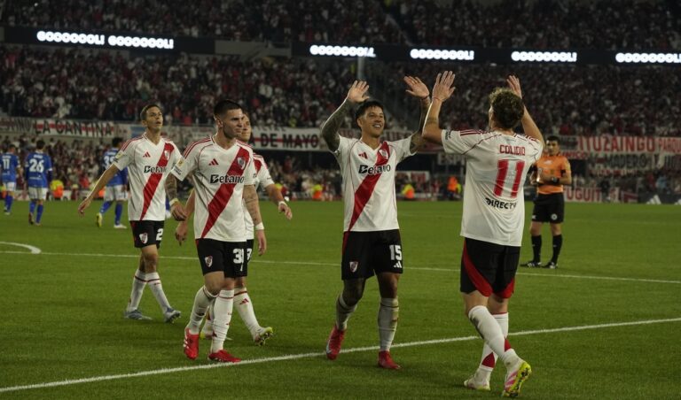 River brilló y se definieron los cruces de cuartos.