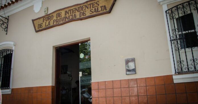 alerta-en-el-interior:-intendentes-preocupados-por-los-aguinaldos-y-la-coparticipacion