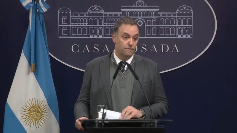 Escándalo en Casa Rosada: Adorni advierte sobre inédita grabación a funcionario