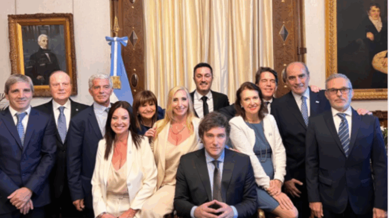 Milei reunió a todo su Gabinete en Casa Rosada antes de su viaje a EE. UU.