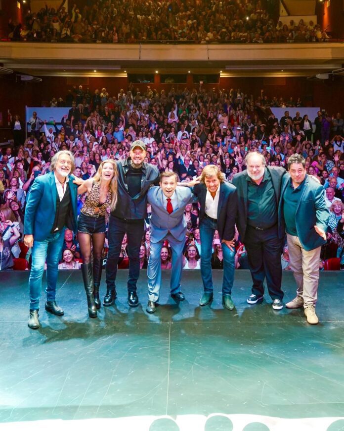 martin-bossi-se-despidio-de-mar-del-plata-con-marcelo-tinelli-ovacionandolo-de-pie martin-bossi-se-despidio-de-mar-del-plata-con-marcelo-tinelli-ovacionandolo-de-pie