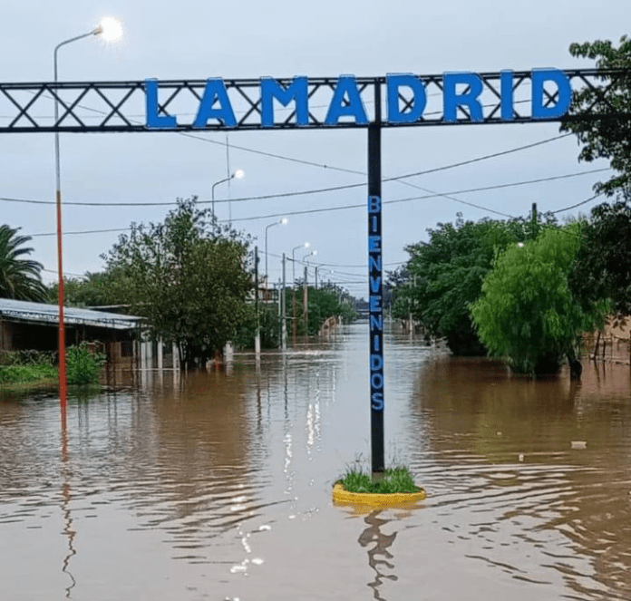 inundaciones-en-tucuman:-cientos-de-evacuados-y-alerta-naranja