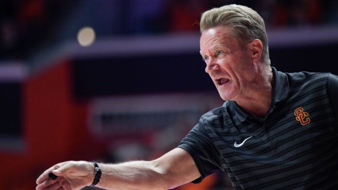 en-medio-del-escandalo,-csub-mira-a-lee-de-la-usc,-dicen-fuentes