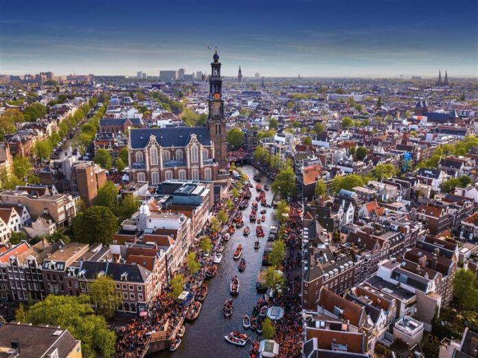 klm-launches-online-game-and-will-take-the-winner-to-celebrate-king’s-day-in-amsterdam klm-launches-online-game-and-will-take-the-winner-to-celebrate-king’s-day-in-amsterdam