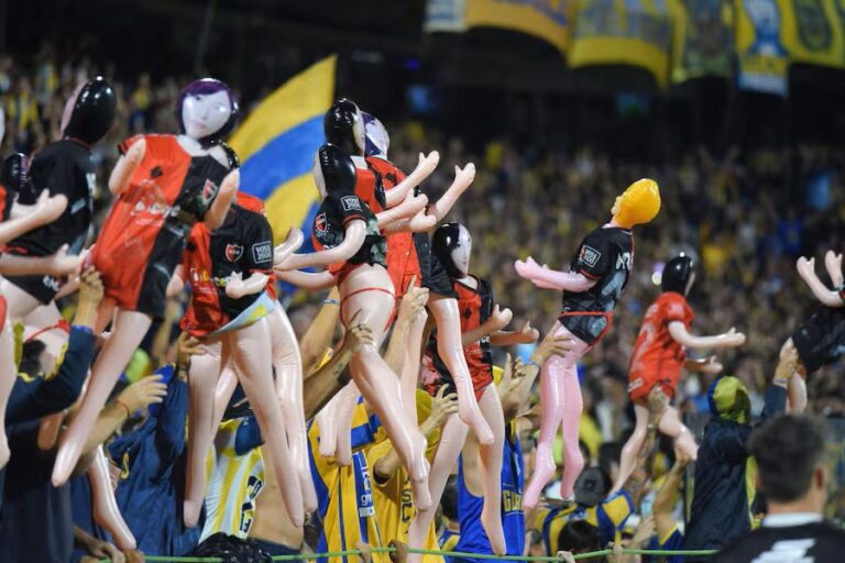 La escandalosa exhibición de muñecas sacude al fútbol argentino