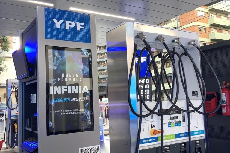 expectativa-por-la-nafta:-ypf-analiza-un-nuevo-aumento-tras-semanas-sin-cambios