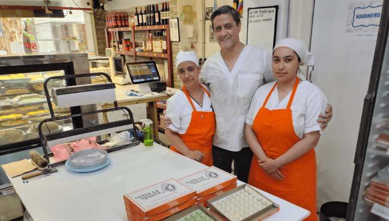El secreto del pastero de Belgrano que empezó de cero y hoy alimenta a miles: “Iba a dormir soñando con el negocio propio”