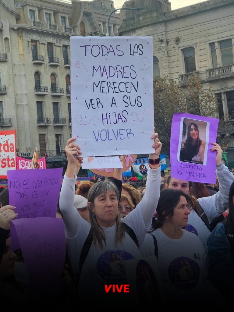 una-multitud-marcho-en-la-plata-por-el-11°-aniversario-de-ni-una-menos