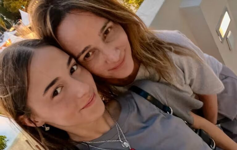 todos-se-quedaron-mudos-al-ver-lo-identicas-que-estan-veronica-lozano-y-su-hija-antonia