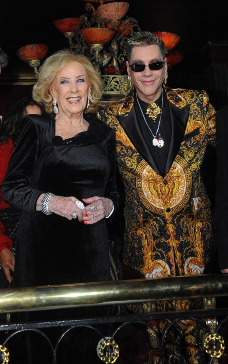 los-looks-de-los-famosos-brillaron-en-el-desfile-solidario-de-roberto-piazza