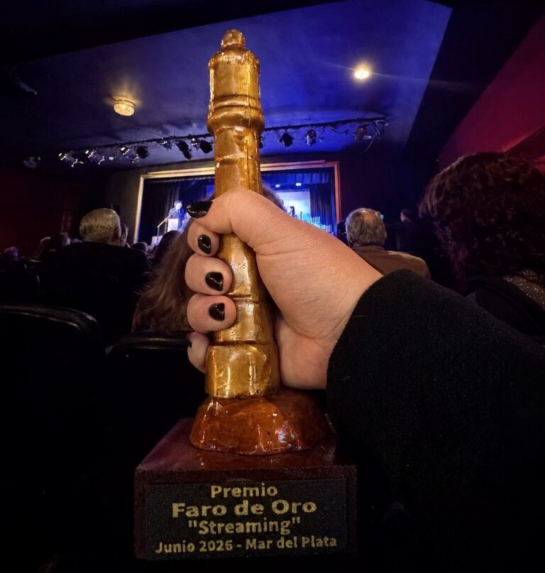 Camila Albarenga se quedó con el Premio Faro de Oro 2026 por su labor en streaming