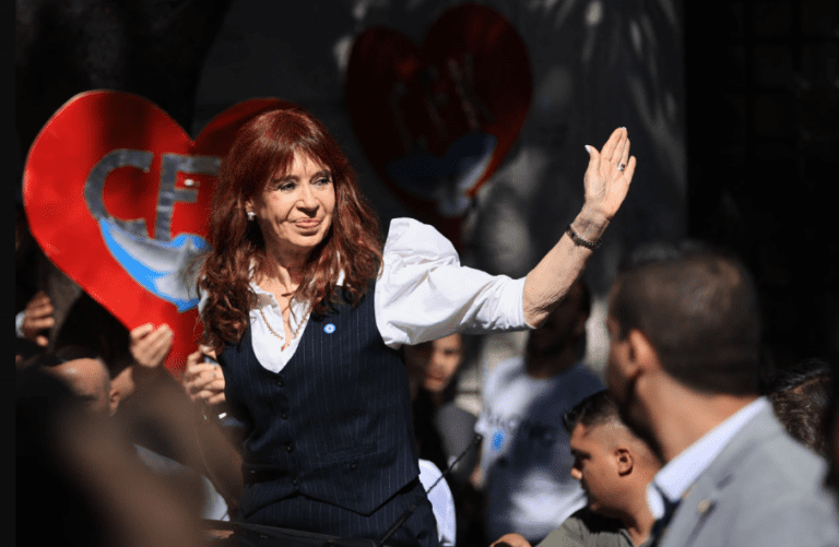 El peronismo impulsa una estrategia judicial y legislativa para habilitar la candidatura de Cristina Kirchner en 2027