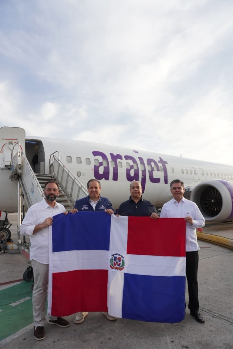 gobierno-de-republica-dominicana-y-arajet-transportan-asistencia-medica-humanitaria-a-venezuela