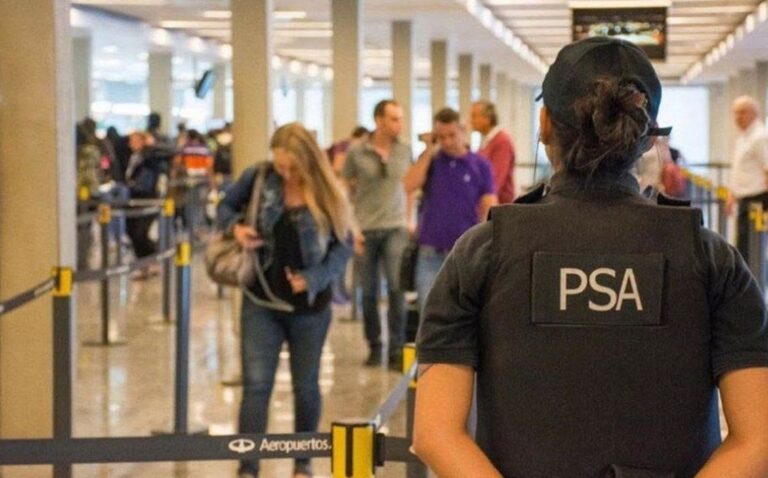 expulsion-de-extranjeros-y-aranceles:-¿que-hay-detras?