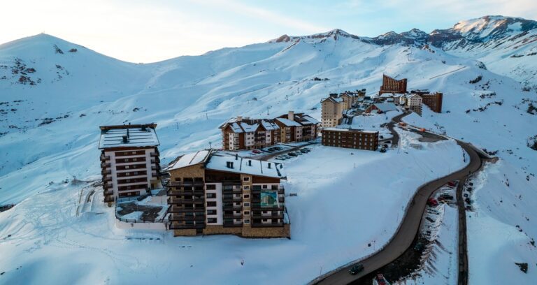 valle-nevado:-el-destino-de-nieve-que-conquista-a-los-argentinos