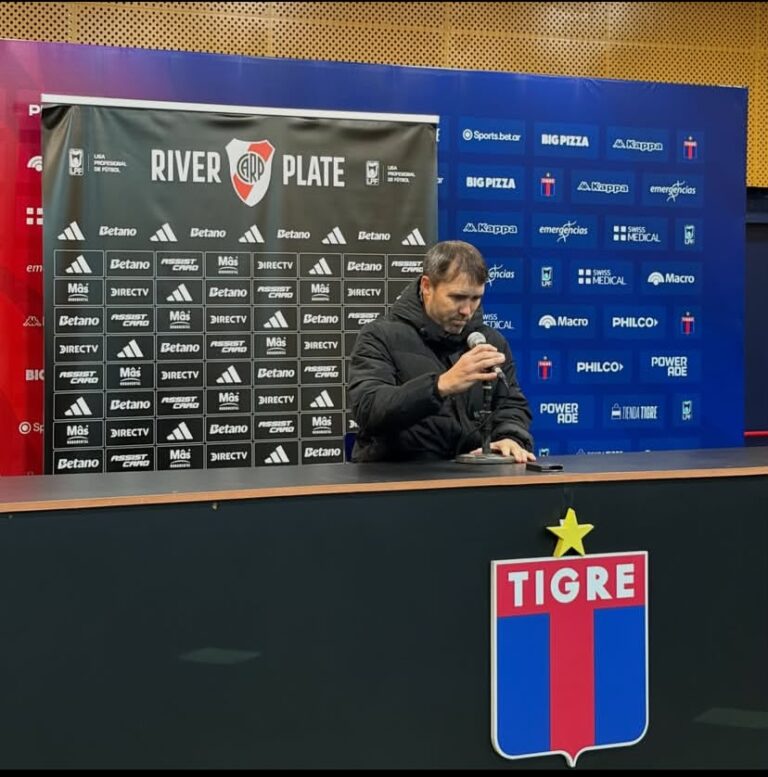 River no encuentra la salida: cayó ante Tigre y Coudet quedó en la cuerda floja
