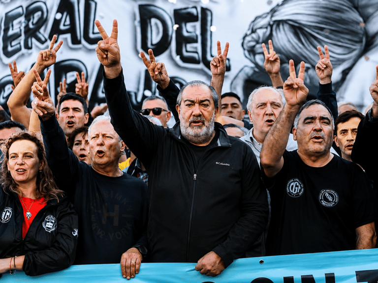 CGT y PyMEs salen a la calle contra la crisis