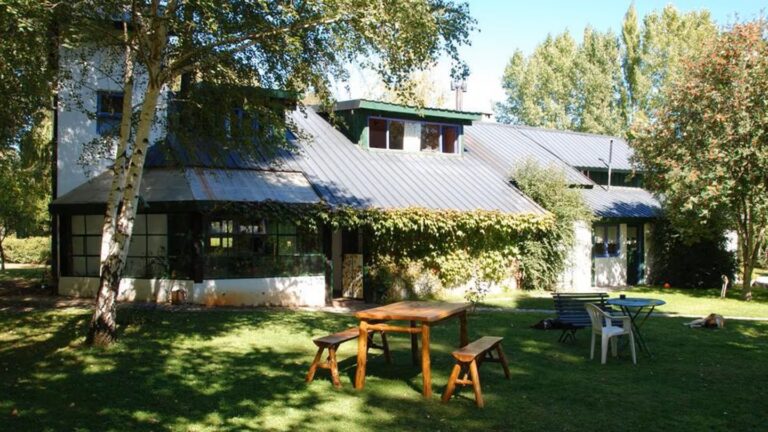 buscan-voluntarios-para-un-hostel-a-5-km-de-el-bolson