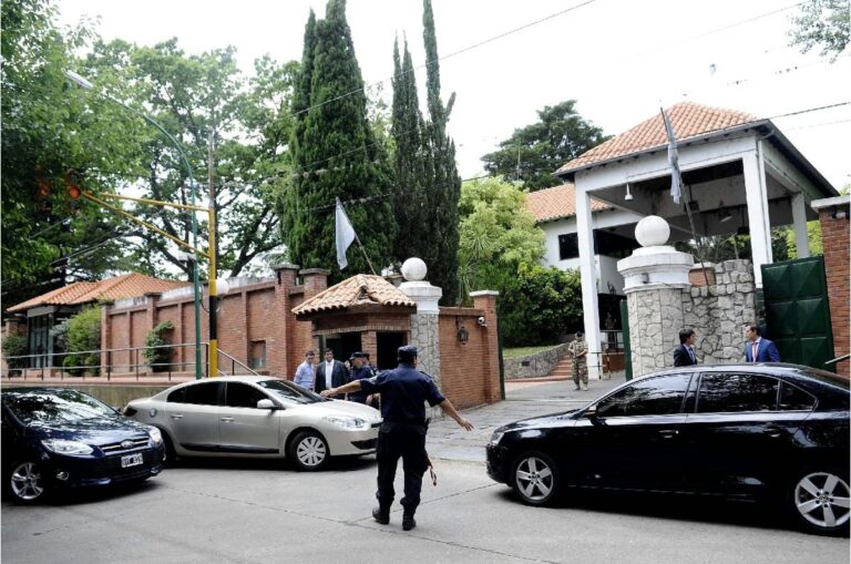 milei-echo-al-personal-y-lo-reemplazo-por-militares