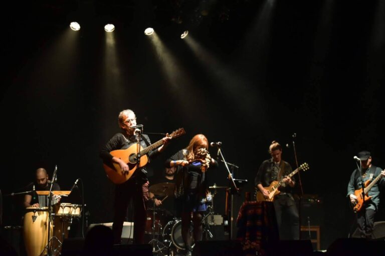 Música y vigilia en el Cabildo por Memoria, Verdad y Justicia