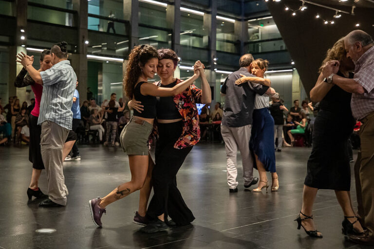 La Biblioteca Nacional Mariano Moreno lanza el concurso de fotografía “Postales del tango de hoy”