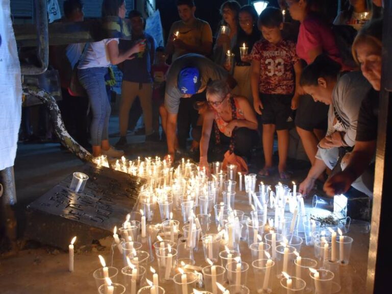 Con la realización de la 25ª vigilia se recordó a las compañeras y los compañeros desaparecidos