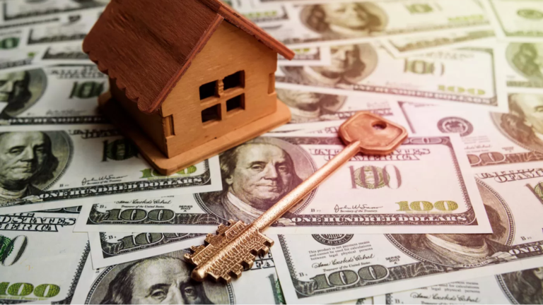 Venta de propiedades: en marzo bajaron los precios en dólares por metro cuadrado