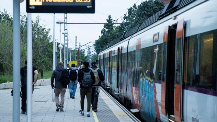 rodalies-se-blinda-para-hacer-frente-a-los-ladrones-de-cobre-y-los-grafiteros