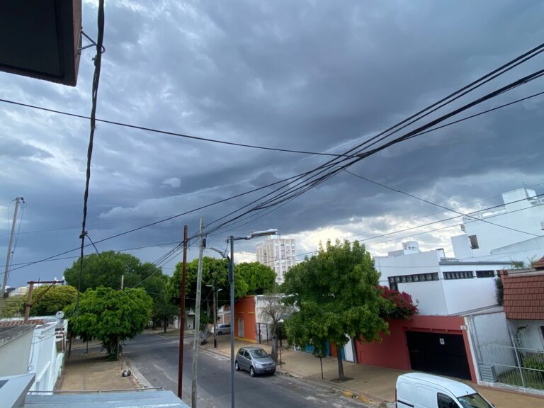 tormentas-previstas-para-este-domingo:-la-plata-en-alerta-amarilla