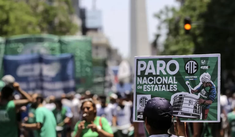 «El Gobierno convoca a paritarias en medio de un paro nacional de estatales»