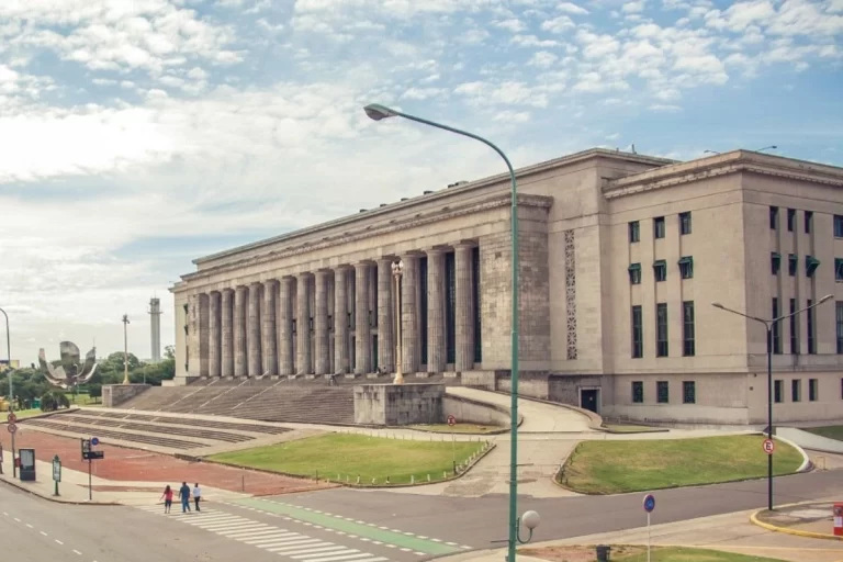 Docentes universitarios anuncian paro de 24 horas y anticipan nueva Marcha Federal en mayo