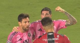Matías Cóccaro habló tras el cruce con Messi: “Se calentó y me gritó el gol, pero después vino y me pidió disculpas”