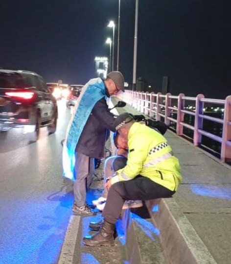 impidieron-que-un-hombre-se-arroje-del-puente-general-belgrano