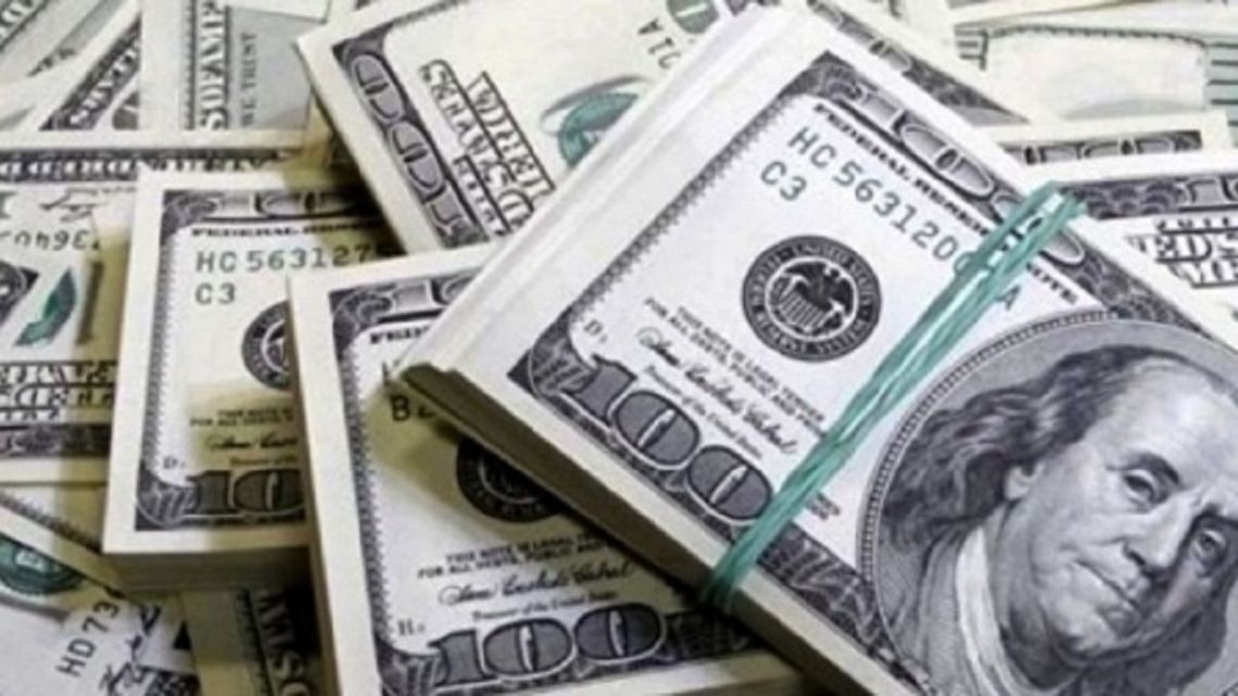 el-mercado-descuenta-una-devaluacion-del-peso-en-noviembre-y-diciembre