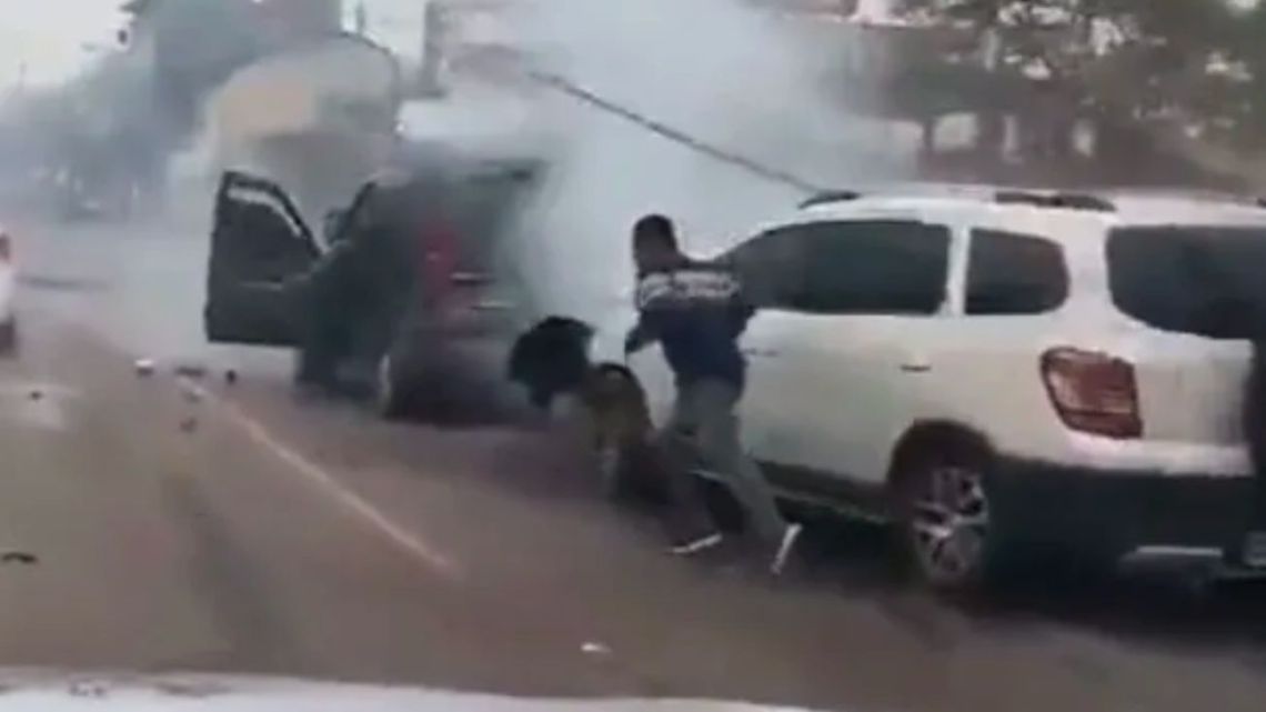 espectacular-persecucion-en-panamericana:-robo-una-camioneta,-choco-y-lo-arrestaron