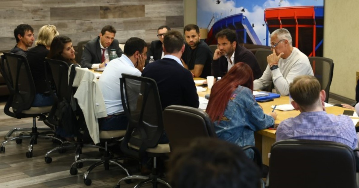reunion-clave-en-san-lorenzo:-¿se-define-el-futuro?