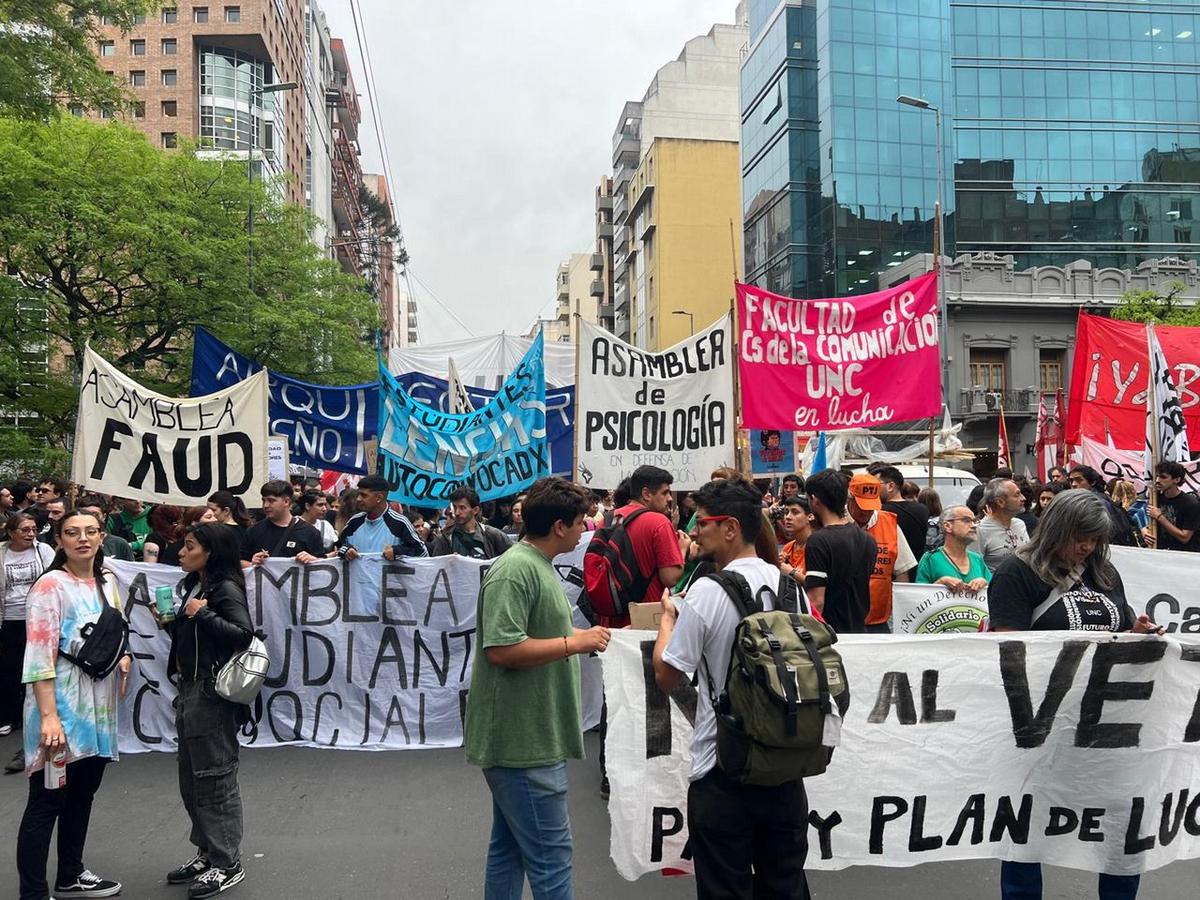 cordoba-se-moviliza-en-defensa-de-la-universidad-publica
