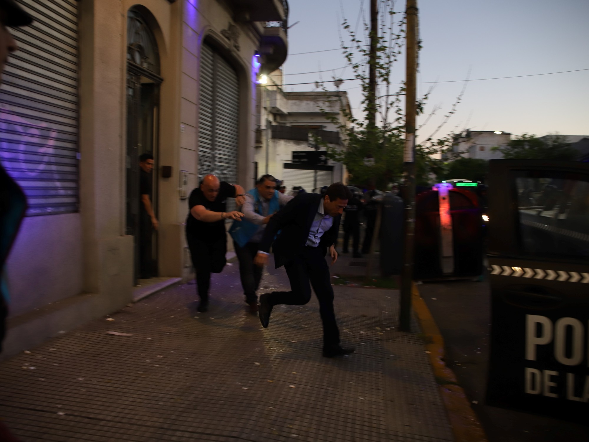 el-trasfondo-del-escandalo-en-san-lorenzo:-moretti-fue-a-la-sede-y-se-tuvo-que-ir-en-patrullero