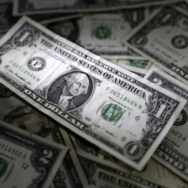 El dólar oficial supera los $1.500