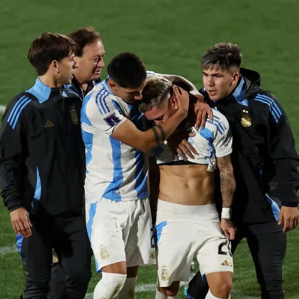 Selección Argentina Sub‑20 subcampeón del mundo: la banca de Lionel Messi a los chicos y la emoción de Diego Placente