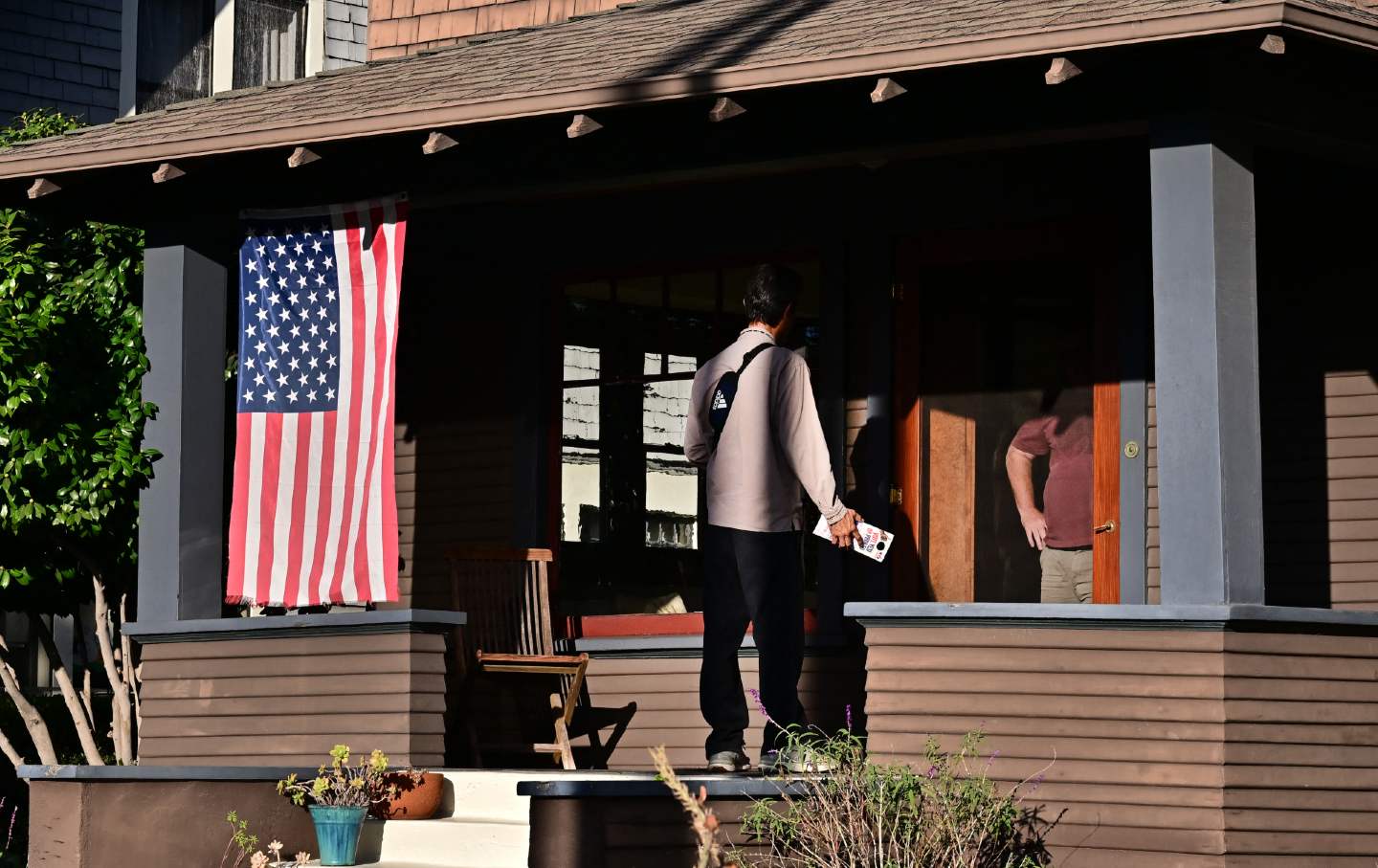 what-catholic-door-knocking-taught-me-about-saving-the-democratic-brand