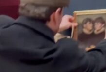 Dos belgas burlaron la seguridad del Louvre y colgaron un cuadro suyo en la sala de La Gioconda dos-belgas-burlaron-la-seguridad-del-louvre-y-colgaron-un-cuadro-suyo-en-la-sala-de-la-gioconda