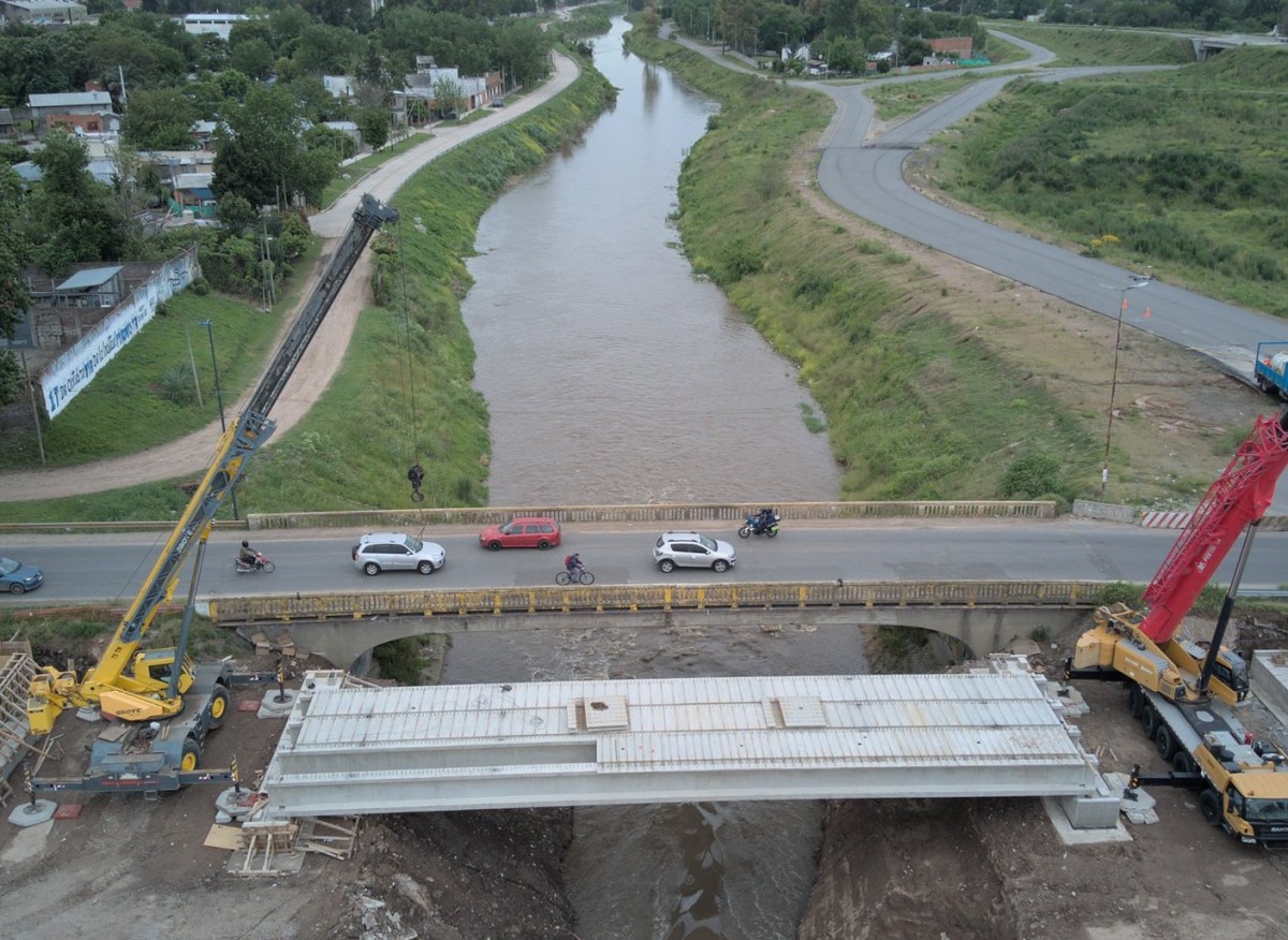 el-puente-sobre-el-rio-reconquista,-la-obra-de-axel-que-pone-en-valor-walter-correa